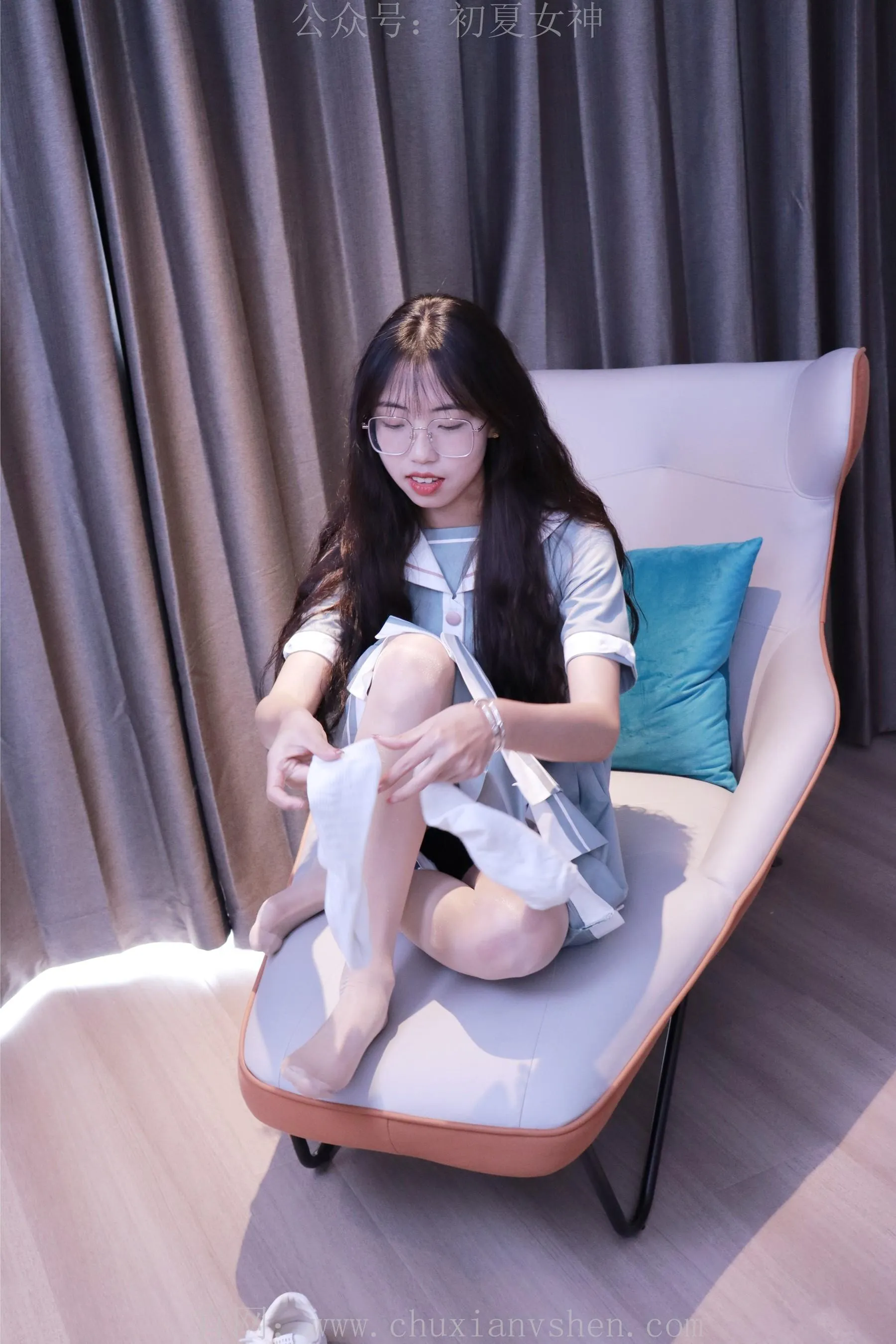 初夏女神 NO.008 雪糕 浅蓝色JK裙搭配小白鞋 [135P]插图8